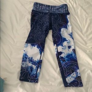 cropped yoga pants